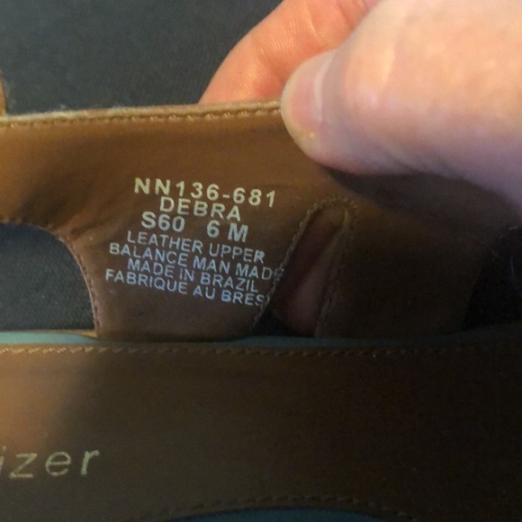 Ladies leather naturalizer sandals Size 6 - Picture 4 of 5